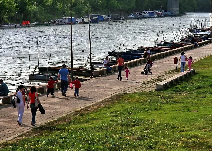 On A River Avenue 아파트 Pančevo
