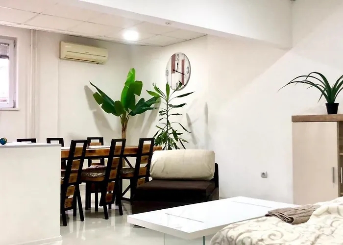 아파트 On A River Avenue *